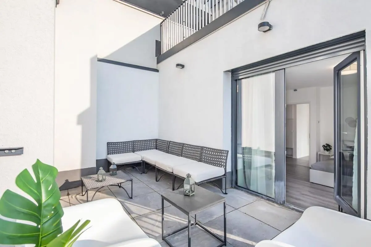 Fresh & Modern - With 2 Balconies Lägenhet Budapest