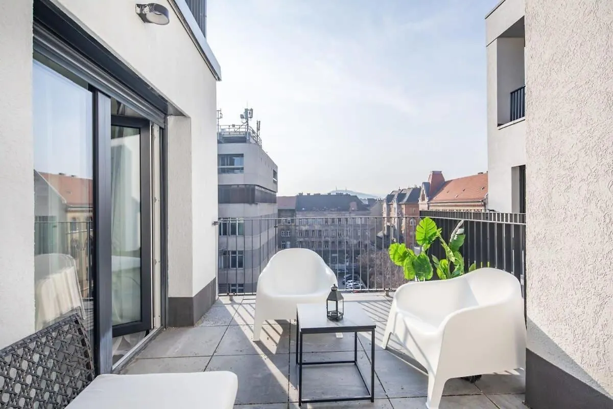 شقة Fresh & Modern - With 2 Balconies بودابست المجر